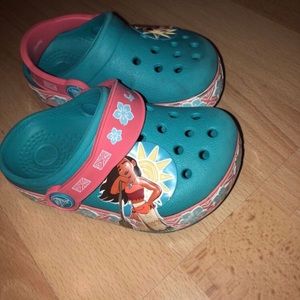 6c Moana light up crocs